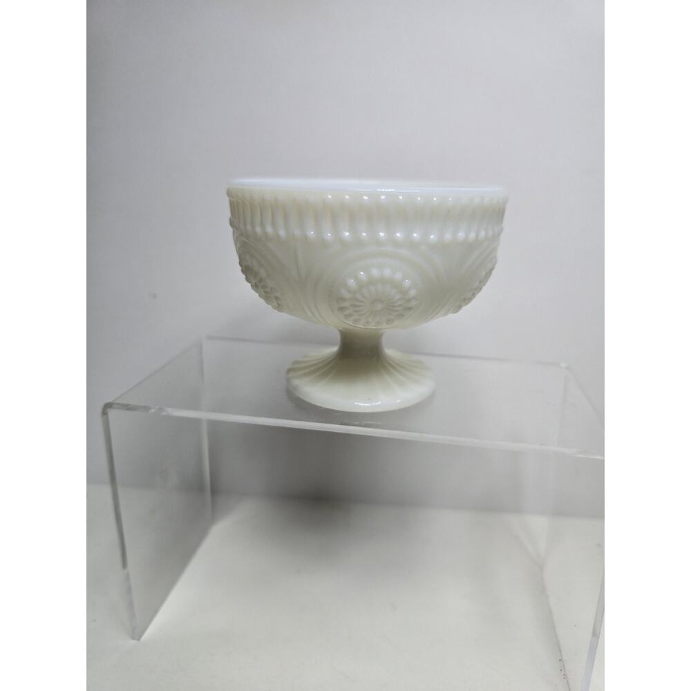Pioneer Woman Adeline Snow Sundae Cup Bowl Milk Glass